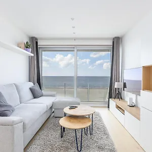 Appartement Met Frontaal Zeezicht, Middelkerke